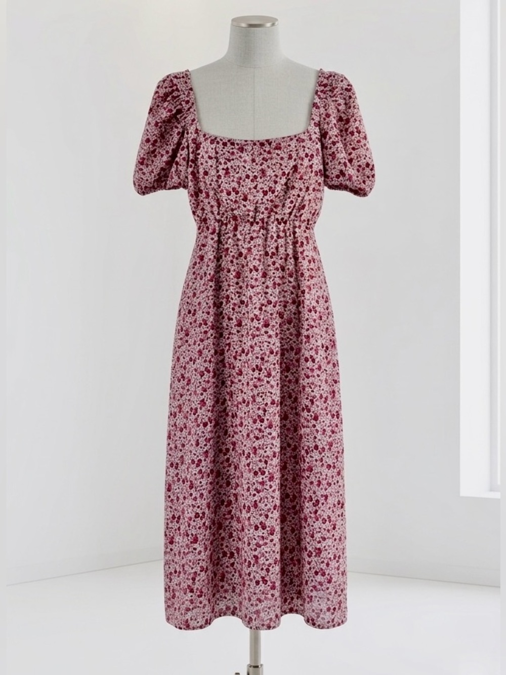 Streetwear Society| Berry Floral Lightweight Smocked Puff Sleeve Midi Dress Sz L